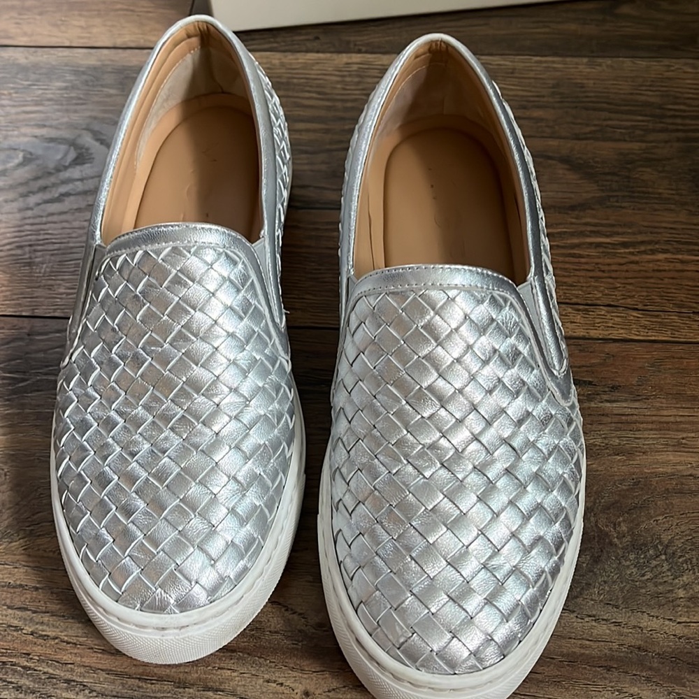 M.Gemi silver metallic “The Cerchio” slip on sneaker